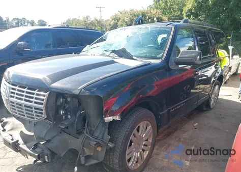 2011 Lincoln Navigator z USA, uszkodzony, nr VIN 5LMJJ2J55BEJ00729